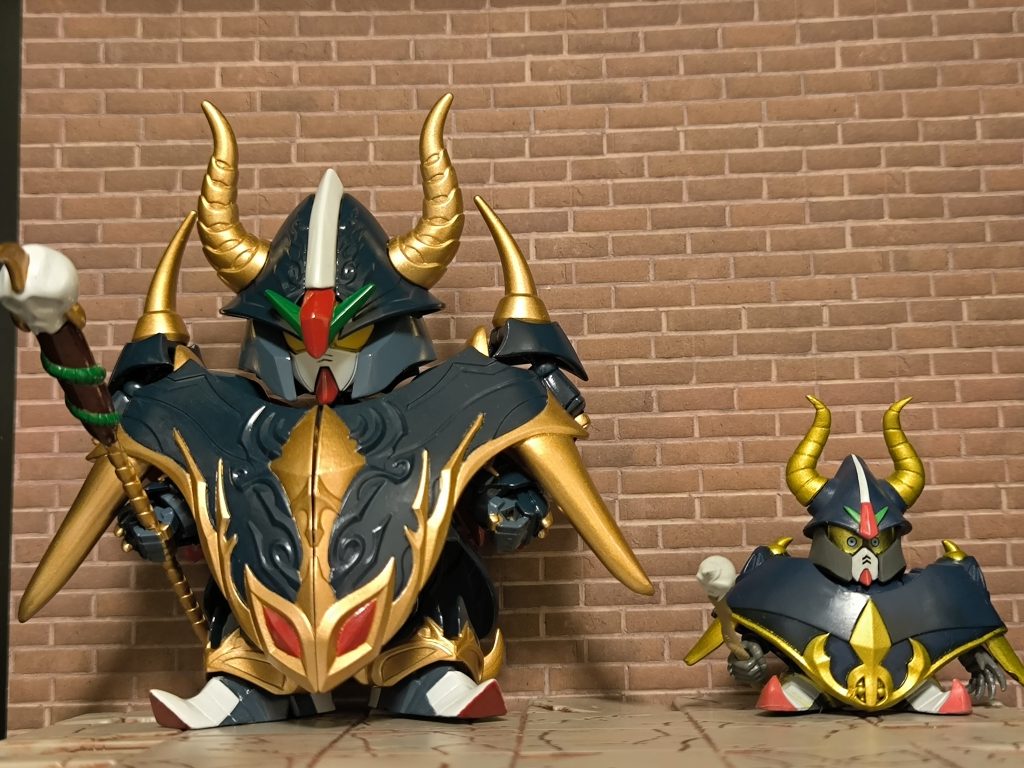 SDXに近づける様にウォーロックベースながらも寄せたつもりです。足が長すぎるのやエングレービングを無くすのもやりたかったんですが、諦めました（笑）