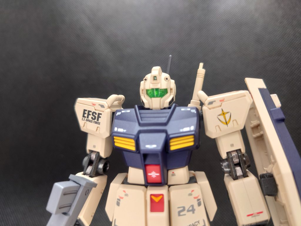 顔内部、マーカーのメッキシルバーでちょんちょんと塗ったので、出力最大!っぽくなりました。