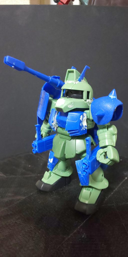 ザクキャノン塗装前、前面頭はパイプカットとバイザーを調整。モヒカンは余っているSDCSジムヘッドから移植。