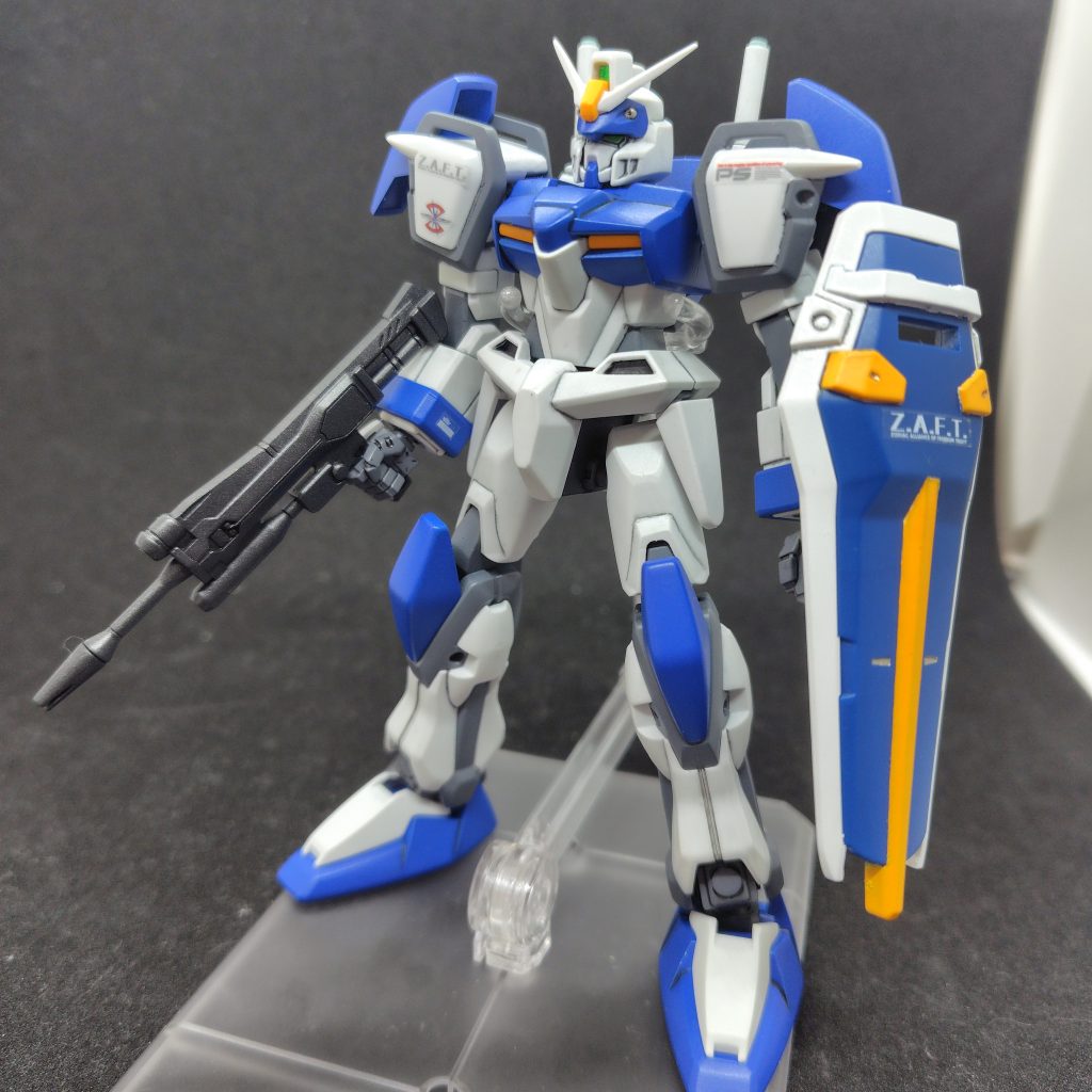 全身になります。昔のキットなので肩とシールドと背面バーニア辺りは塗装が必須になります。