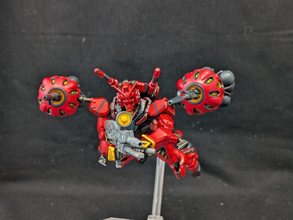 ノーマル？状態赤は、ガイアノーツのプレミアムレッドのみ、下地の色で色の差を出してます。どちらかと言うと、シャア専用ではなく、リック・ディアスの赤をイメージしています