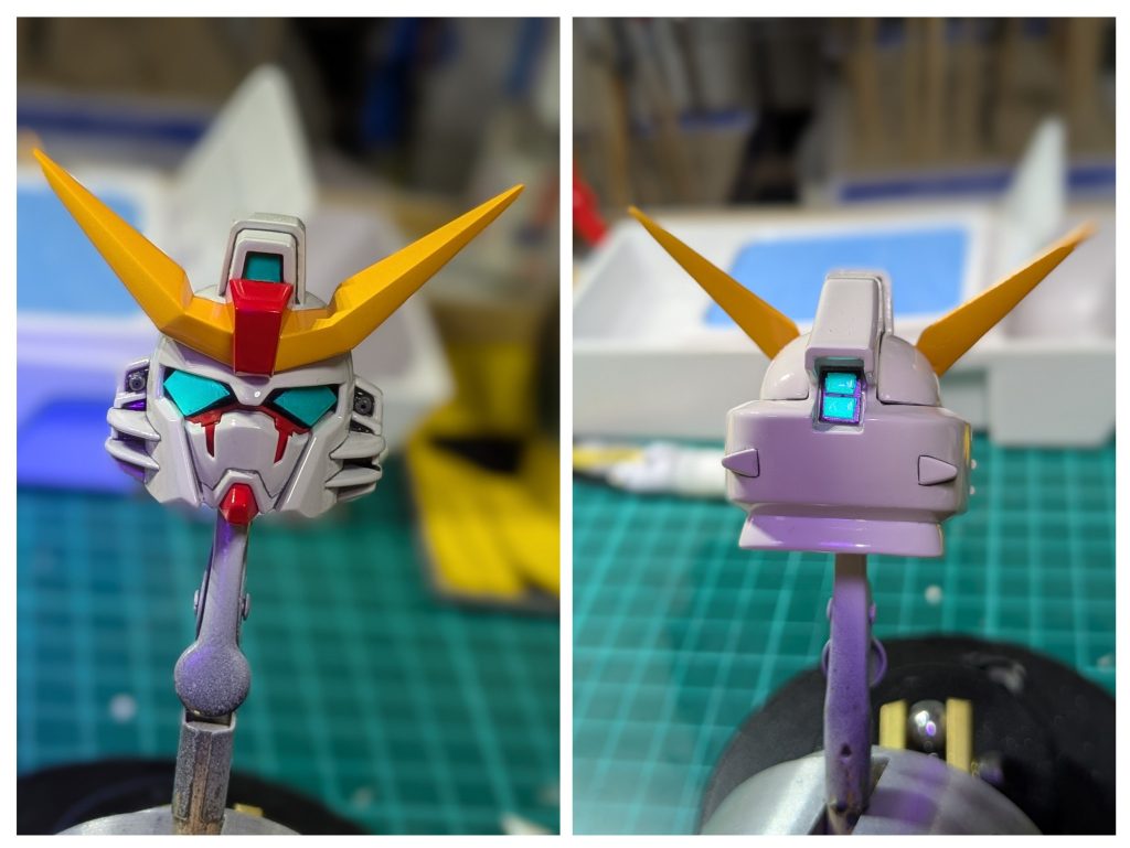 カメラアイは黒サフ→スーパーステンレス2→蛍光グリーン→クリアトップコート光の翼はガンダムマーカーEX トランザムホロレッドの上から蛍光オレンジ→クリアトップコート、エフェクトパーツは蛍光オレンジ→クリアトップコートで塗装しました。