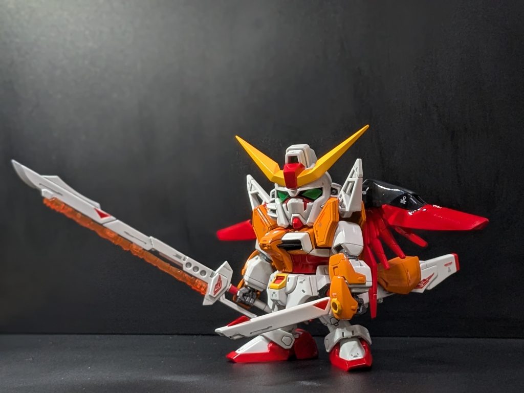 武器は自分好みのカラーにしました。100均のデカールがワンポイントでうまくハマって気に入ってます。