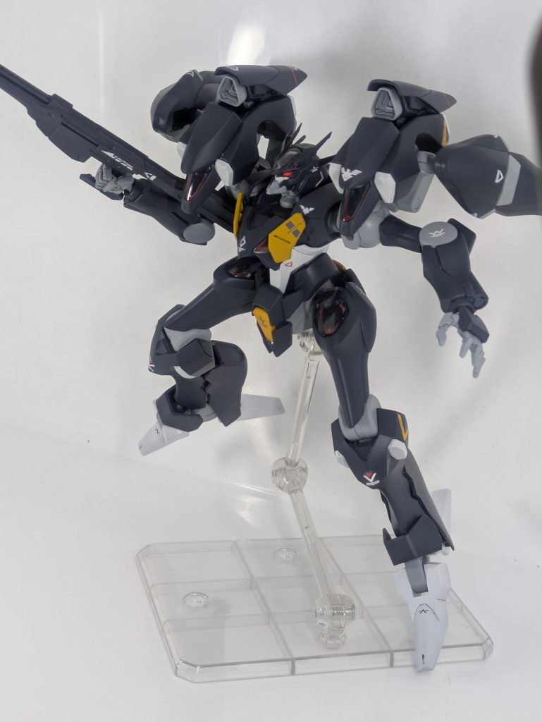 上からくるぞ!スラスターの可動でシルエットも格好良くなります