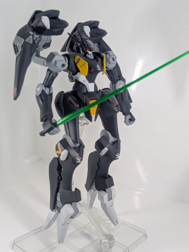 ビームサーベルはシルバー下地にメタリックグリーンにしてみました。素立ちだと不気味感出ます