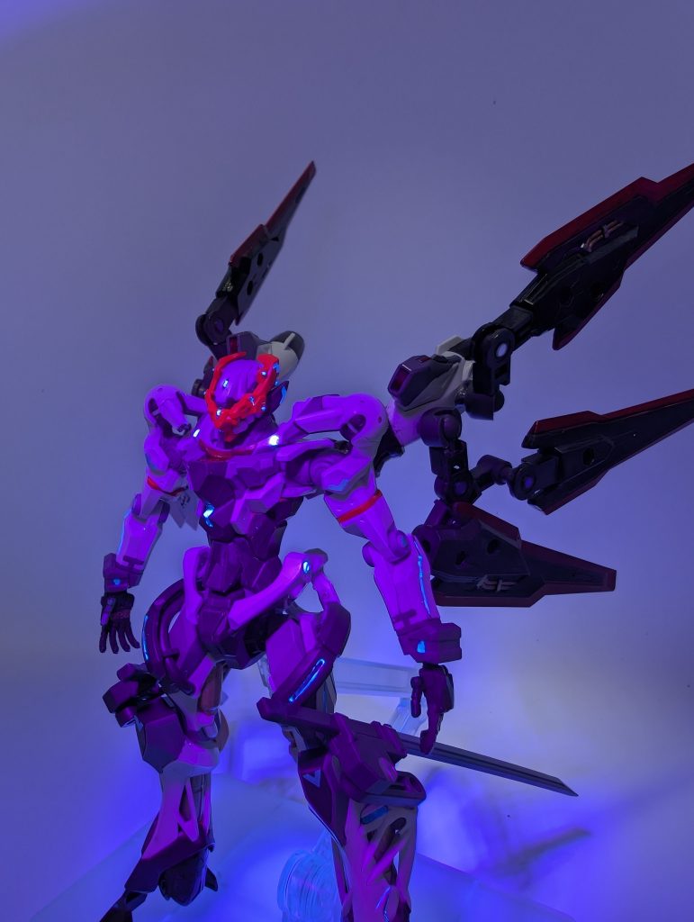 オメガサイコミュ非起動時の頭パーツも同じ要領で塗装しました。