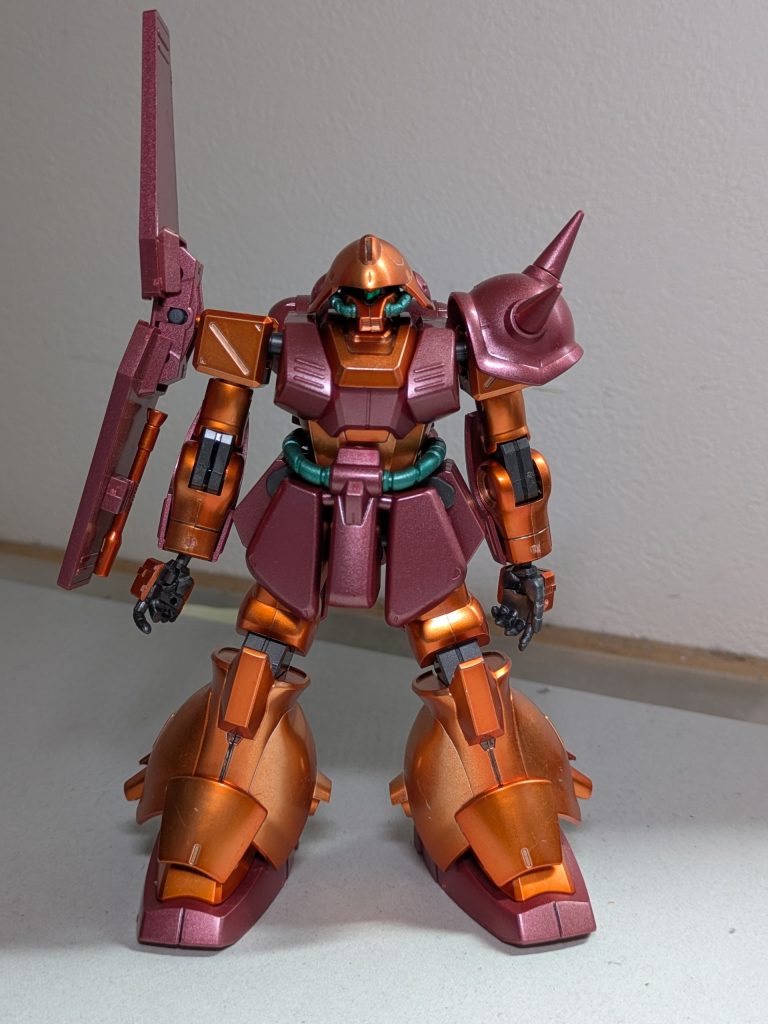 ジャンク品の為、アンテナとハンドが欠品していました。☹️アンテナはプラ版、ハンドはザクの余剰品を使用しました。😃