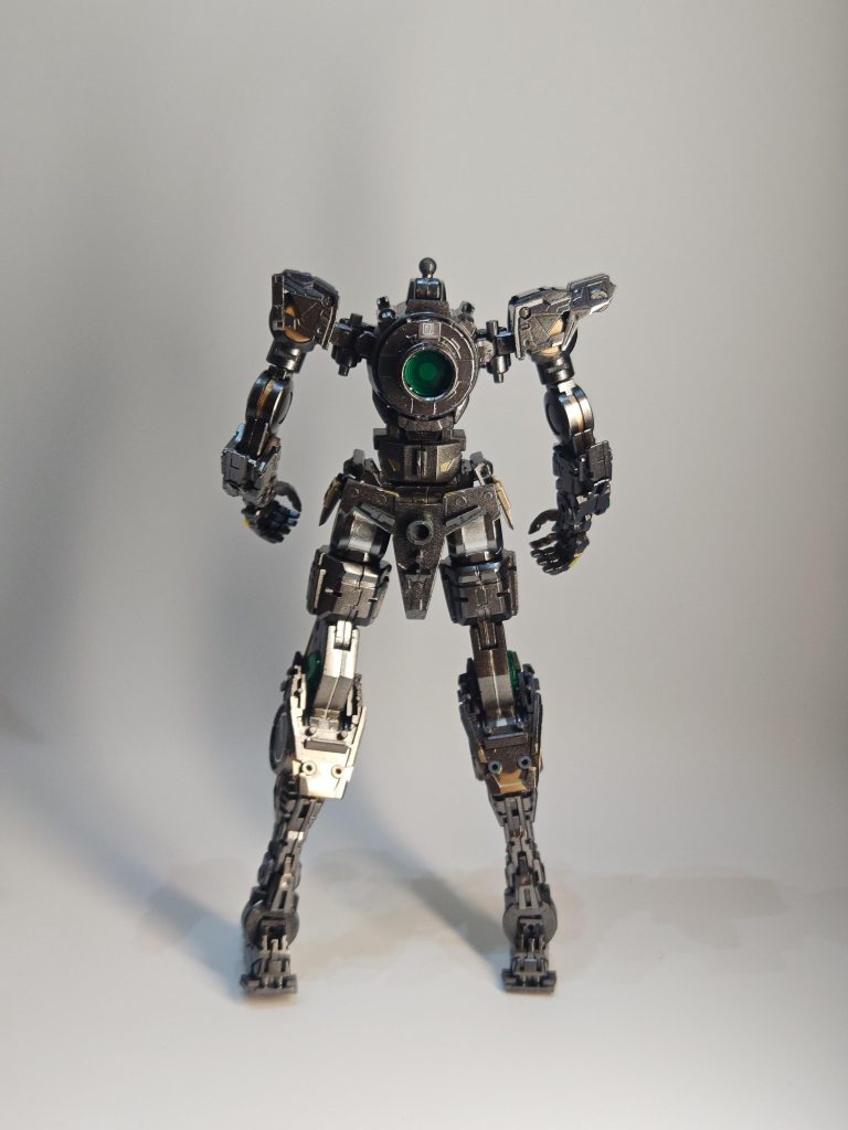 まずは内部フレームの色分け。外装付けて見える部分のみですが、マスキングしてエアブラシで塗装したり、マーカーで部分塗装したりしました。