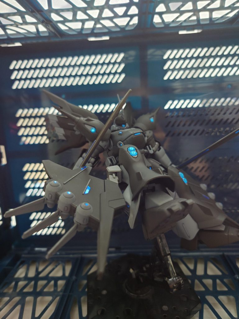 スラスターバインダーからのビーム射撃による迎撃