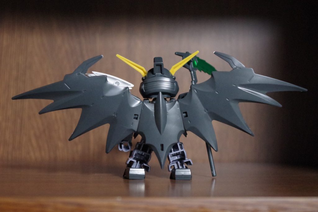 後ろから。やっぱり、足は、簡略化されていますね。仕方ないです。（￣□￣;）