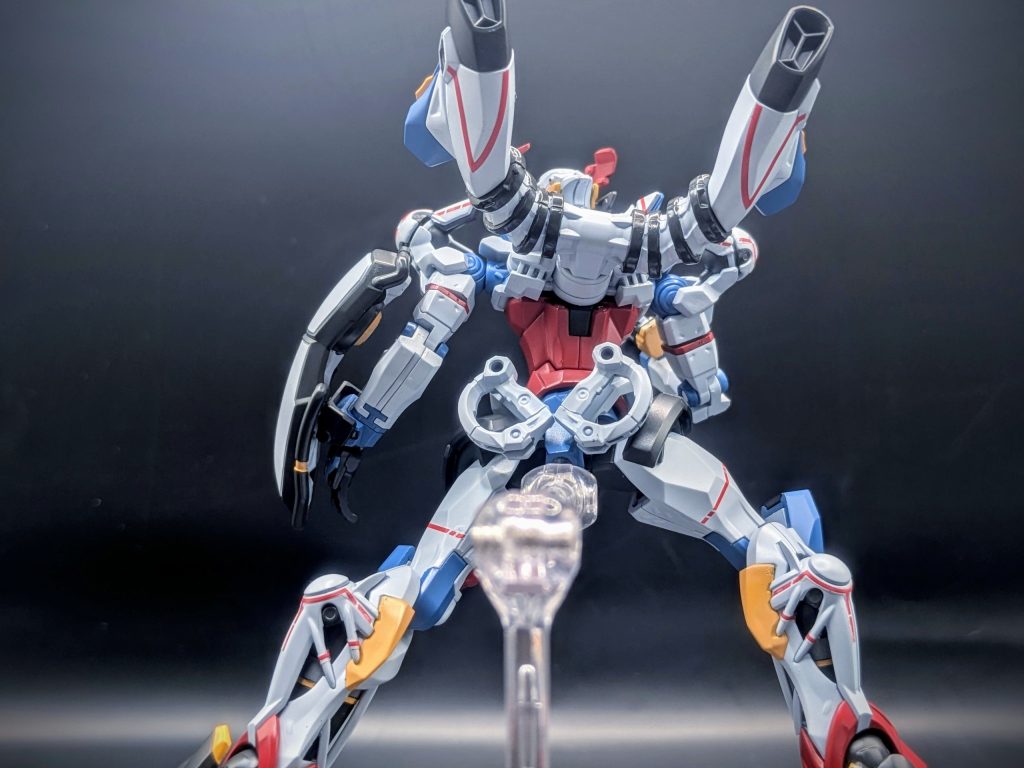 バックパックとかはもう筆塗りで塗り分け。マスキングしても結局はみ出たりするから筆塗りのほうが上手くいったり。