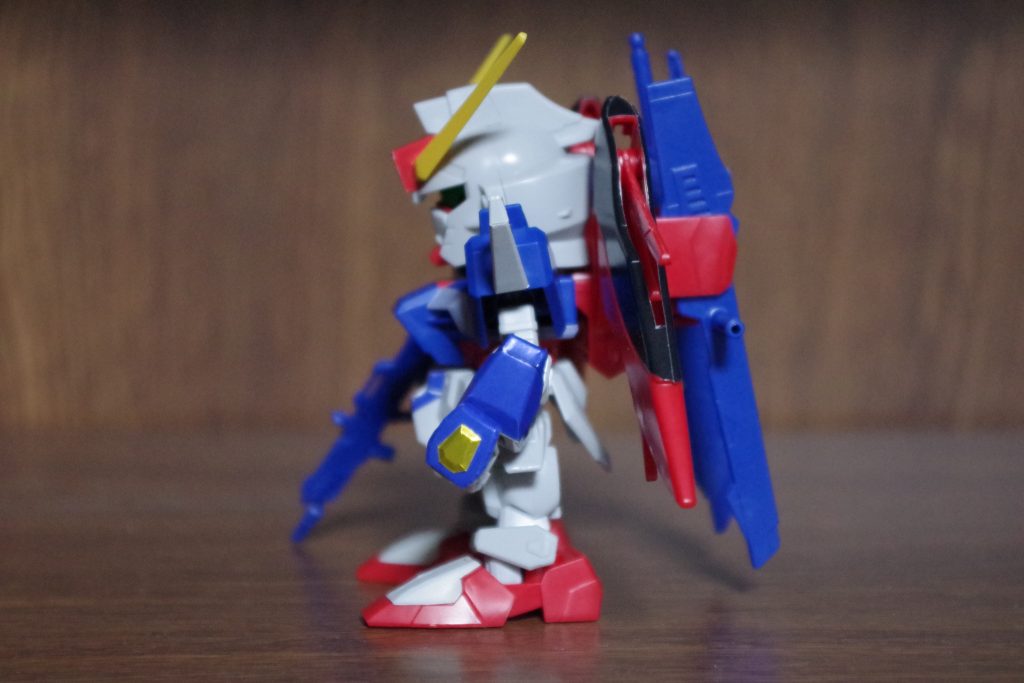 肩アーマーもシールで。破けそうでした(´ﾟдﾟ｀)