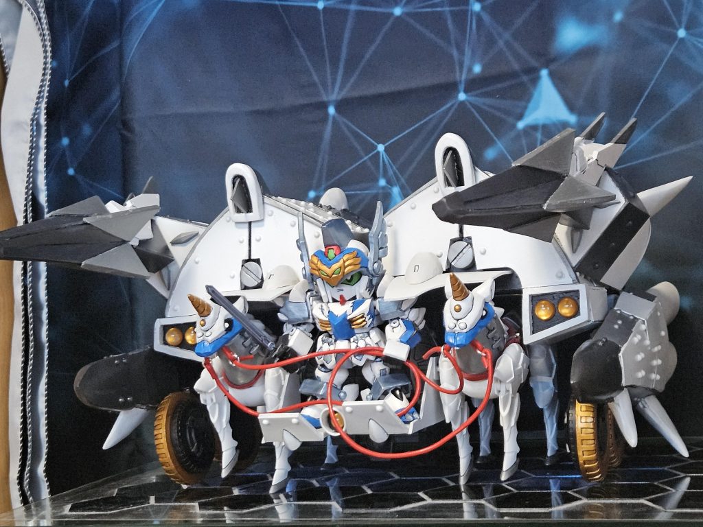 付属品の装甲馬車オーキスをついでにスクラッチ槍部分はマルスドラグーン用に制作しサイズデカすぎてボツになった槍の先端部分をオーキスに与えました。デザイン違いですがサイズはいい感じ。