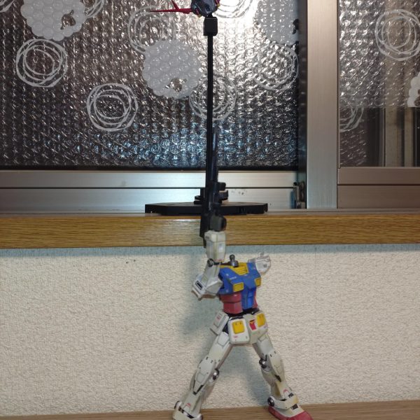 RGジオングに、遂に取り掛かりました！お昼少し前からぶっ通しで、やっとここまで。切り離しや塗装しながらだと、こんなものでしょうか…。取り敢えず、ラストシューティングだけはしたかったのでw（2枚目）