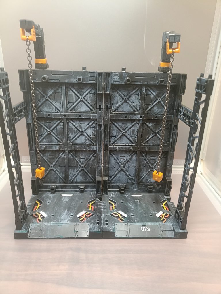 格納庫オンリークオリティはスゴイ😳ジオラマベース合計440円です😳