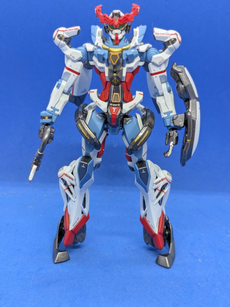 全身。関節構造が独特で組んでて楽しかったです。一見不安定そうな足ですが、組み立てたら普通に自立してびっくりしました。個人的にはヒートホーク持たせて素立ちの状態が一番ジークアクスっぽい気がします。