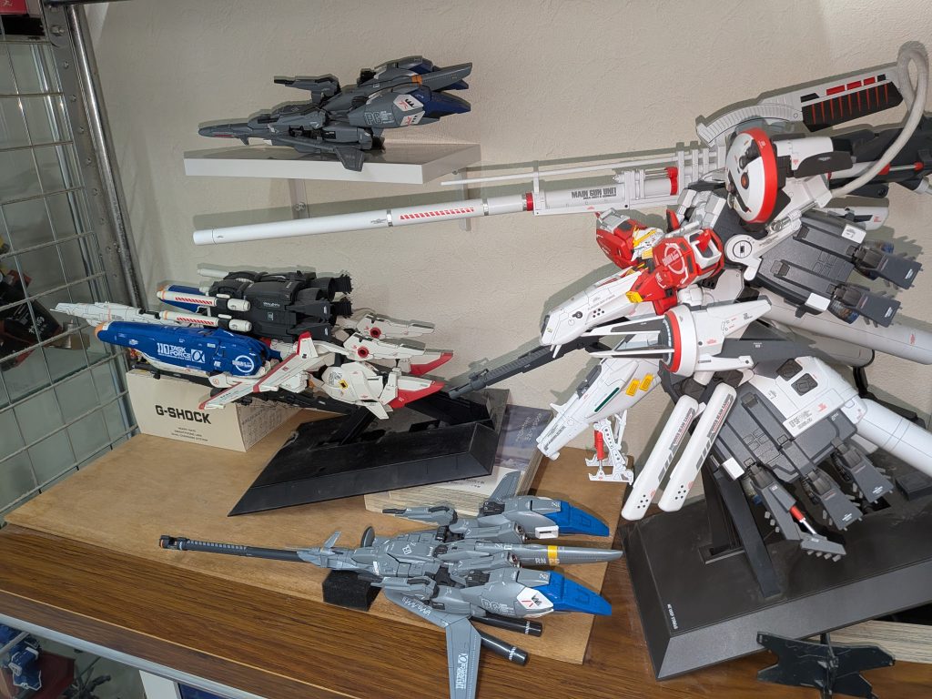家族集合写真FAZZも再販するらしいですね。もし見付けたら買おう…リサイクルショップで発見しましたが、現在¥33000でした((((;゚Д゚))))ガクガクブルブル転売ヤーよりヒドイんじゃねえの?そんなモン誰が買うんだ?