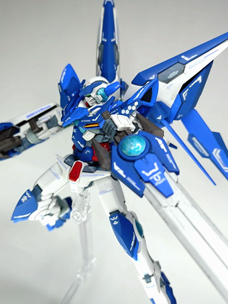 アメイジングGNブレイド追加武装の実体剣。本体色に合わせてささっと塗り分けました。