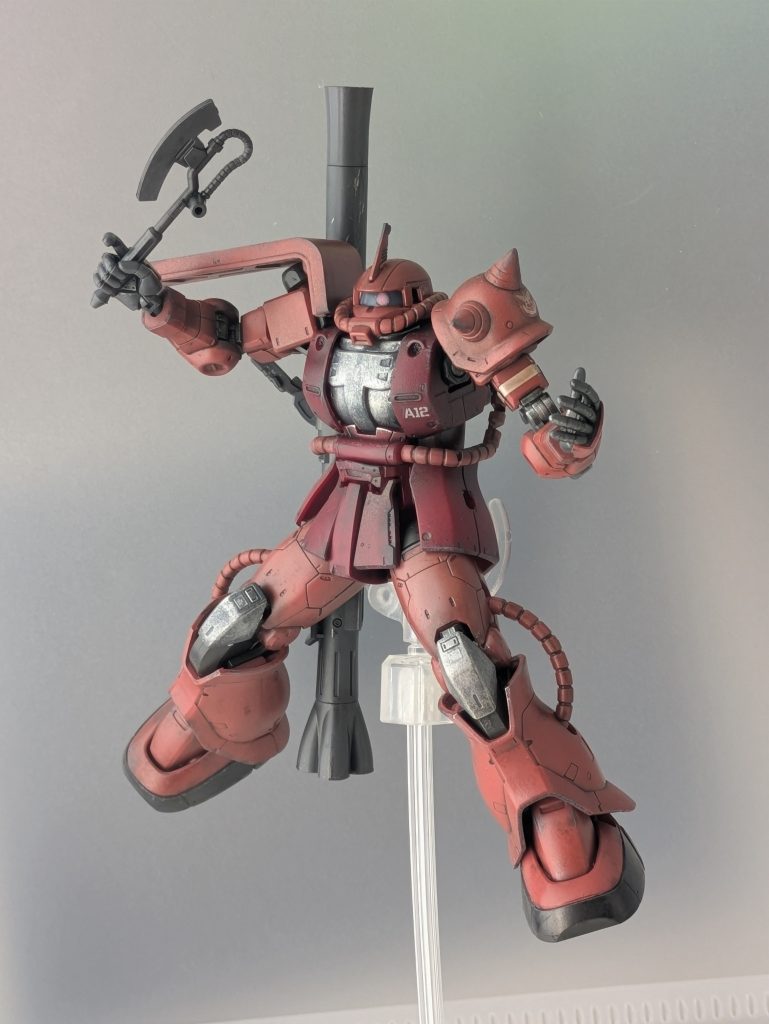 ザクIIと言えばシャア専用機が真っ先に思い浮かぶと思います。1つ目を持つ機体の中ではダントツ人気と強さを誇るかと。ヒートホークを片手に接近戦は圧倒的かもしれませんね。