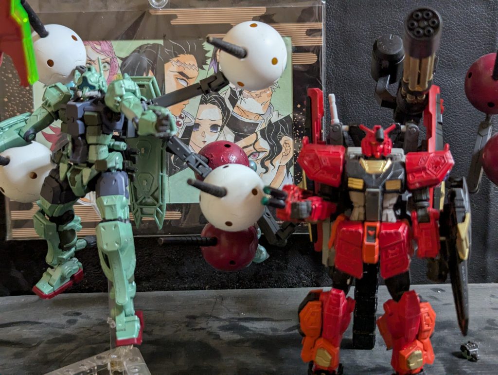 前作のオレのパーフェクト赤いガンダムとツーショット