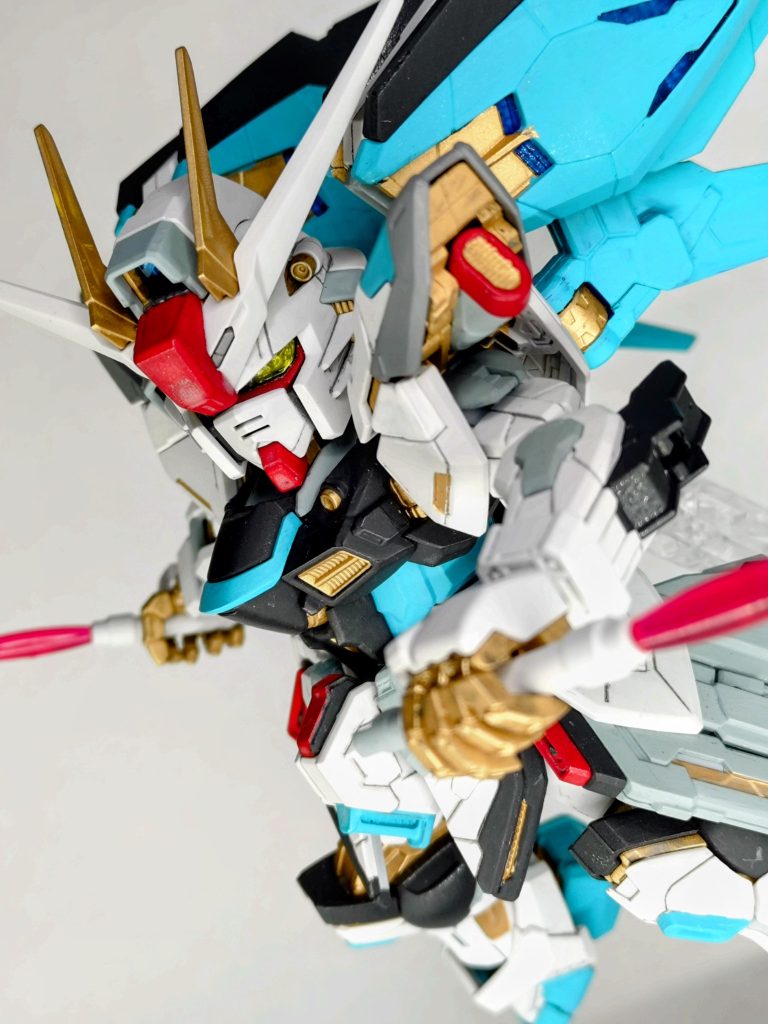 もちろんこれも外せない、親友を切り刻んだビームサーベル2刀流。正面からだと画角に入らない…