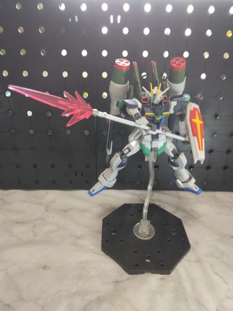 部分塗装をダクトや武装に少ししていますが、ジャベリンがSPEC2と比べると小さく丸みがかかっています。尖らせようか迷いましたが、もしもフリーダムを買うことがあればその時に、いろいろ加工しようかなと…
