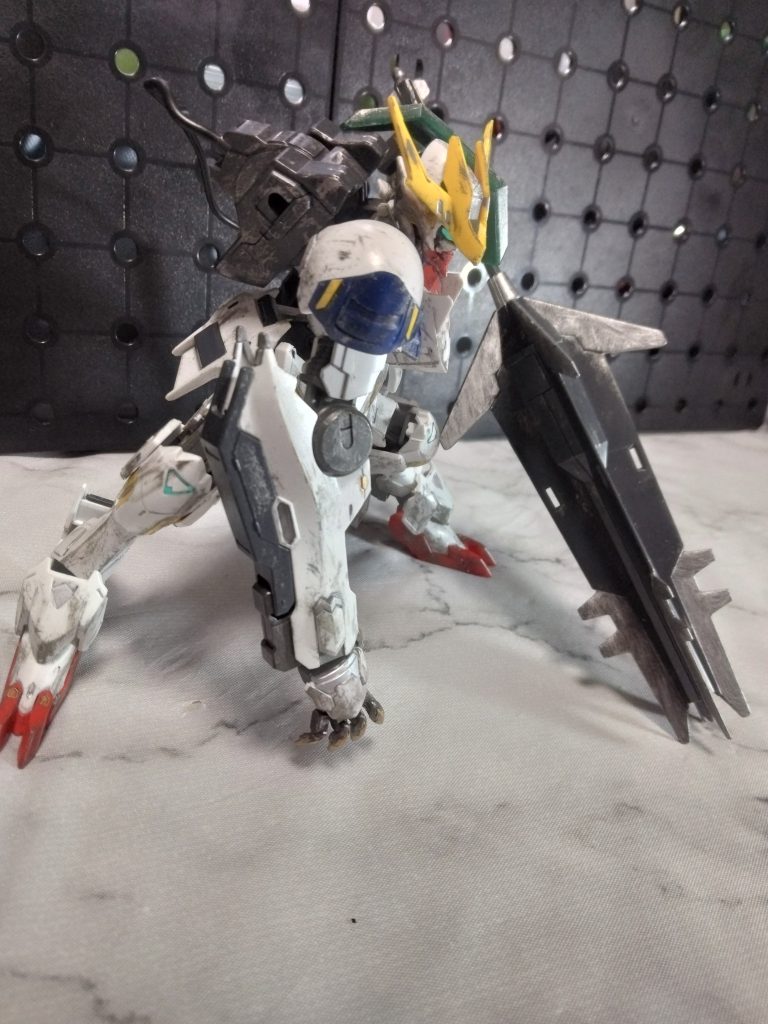 カメラアイのチラ見えも良いですね。