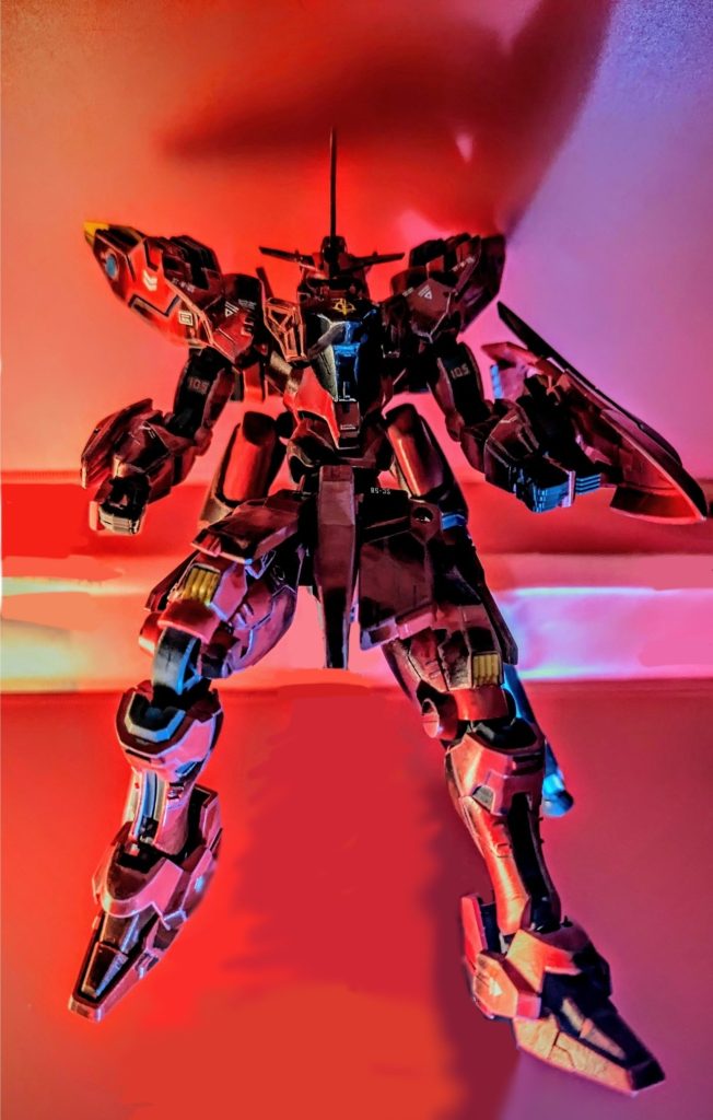 昔作ったビルドバーニングに筆塗りの粗さを感じたので、今回は軽やかに筆を置くことをイメージしてみました。成長を実感してとても嬉しいです。