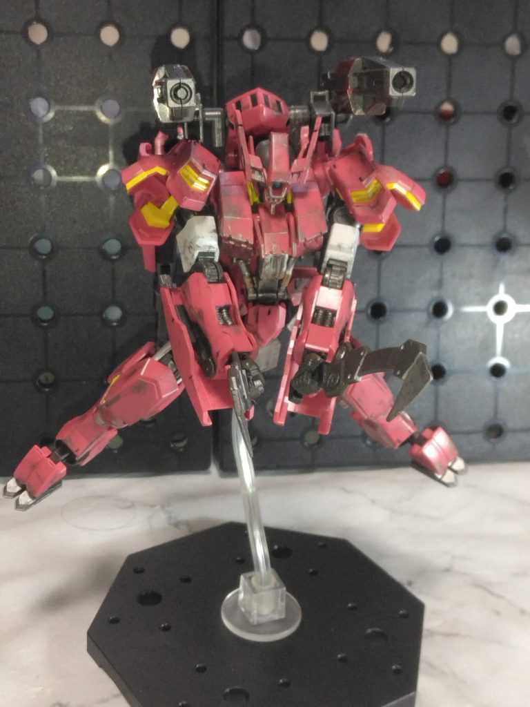 サンドロック斬り😅ショーテルっぽい似た武器だとついやりたくなってしまう。