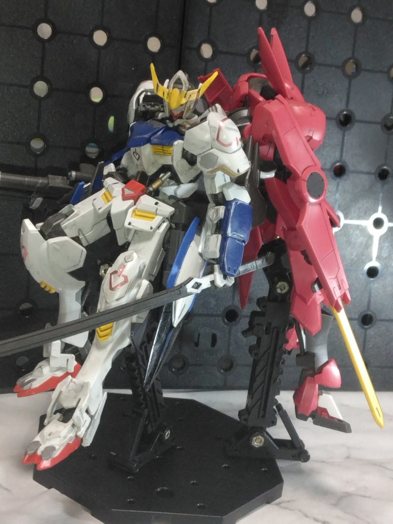 「俺に合わせてくれるのか…凄いな。チョコの人…え?あんたチョコレートの人?」1期の頃の三日月は口調が結構柔らかくて好きでしたね。ガリガリとかチョコの人とかあだ名呼びもよかった。