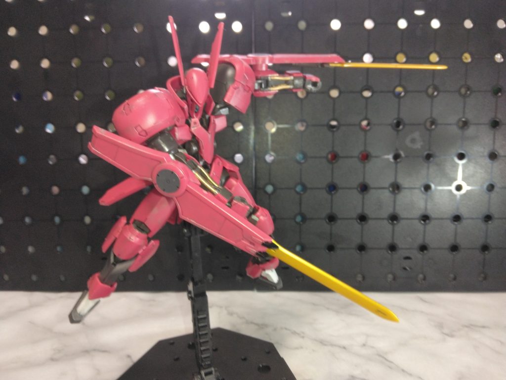 ガンダムフレームとは別のヴァルキュリアフレームですがパイプラインはガンダムフレームと同じように塗装。