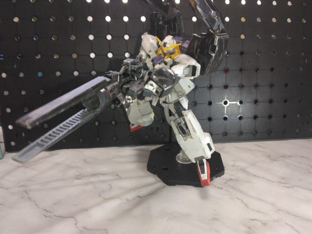 ちなみにサブマシンガンとバズーカは連結して構えられます😊これは個人的に意図していなかったけどはめてみたら、なんか良い感じのはまり方をしてロングキャノン？に出来ました。