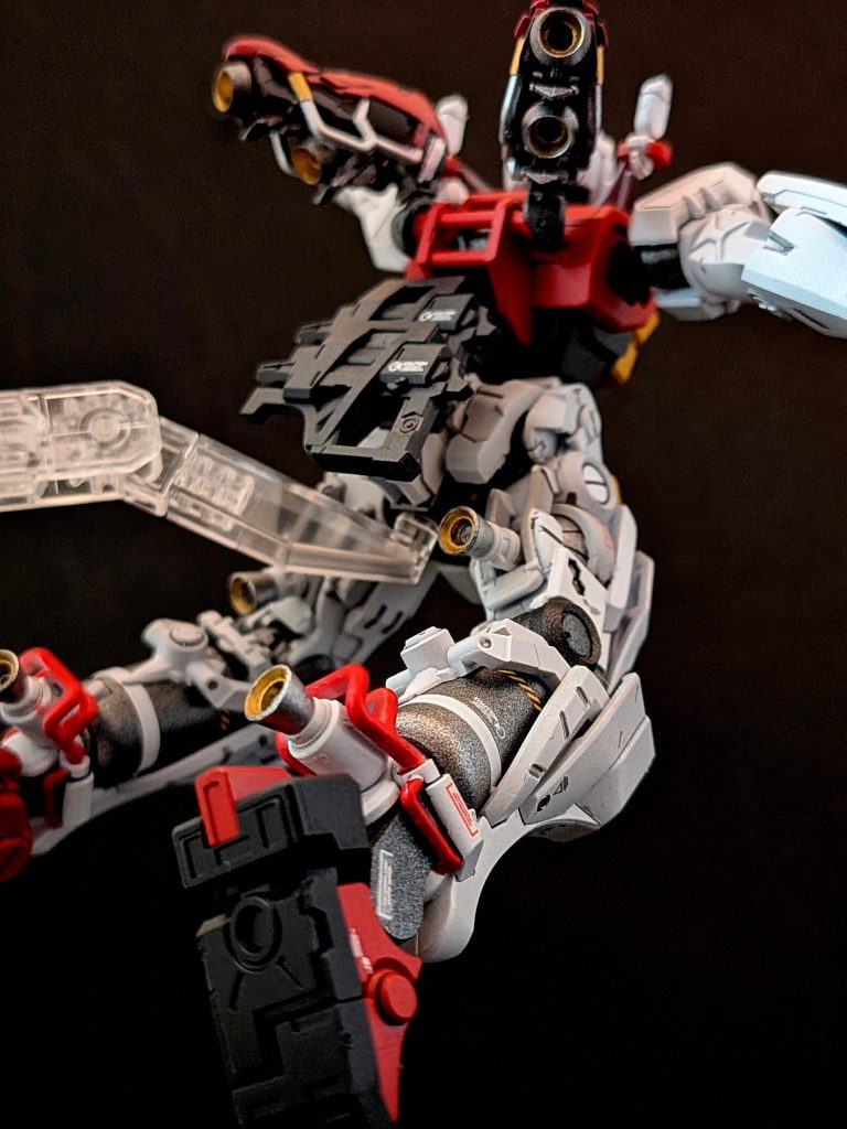 背面はメカメカしくて◎