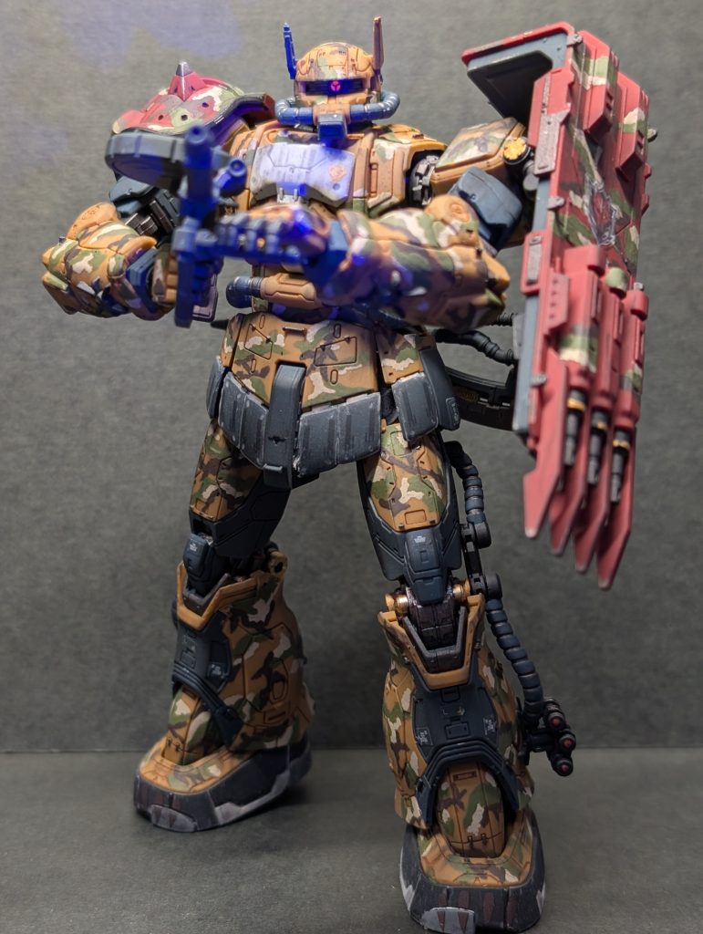 ガンダムEX同様に細かいモールドがびっしり詰まったキットなのでかっこいいですね。