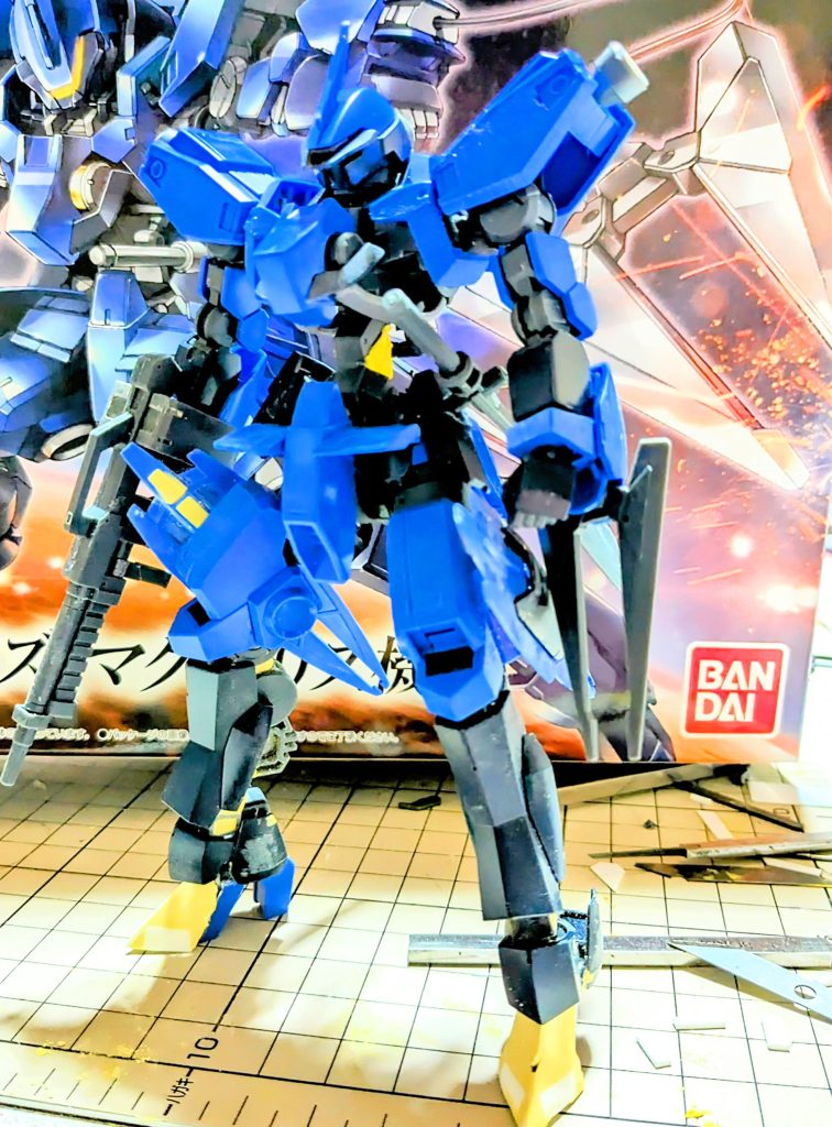 8割位改修完了?脚で、約1センチ延長。お腹?背骨?を約4ミリ延長。 少し詳しい製作過程は、『製作途中』に、投稿したグレイズ等を参照して下さい。