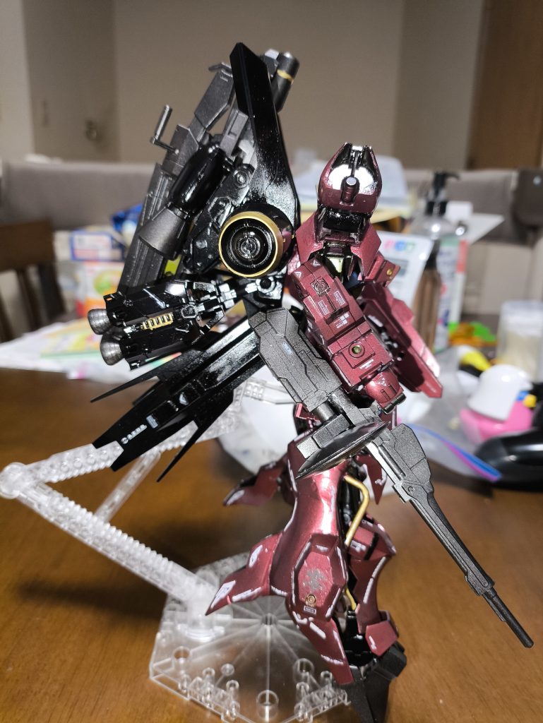 逆サイド バックパック金のリング部分がIフィールドジェネレーターのつもり