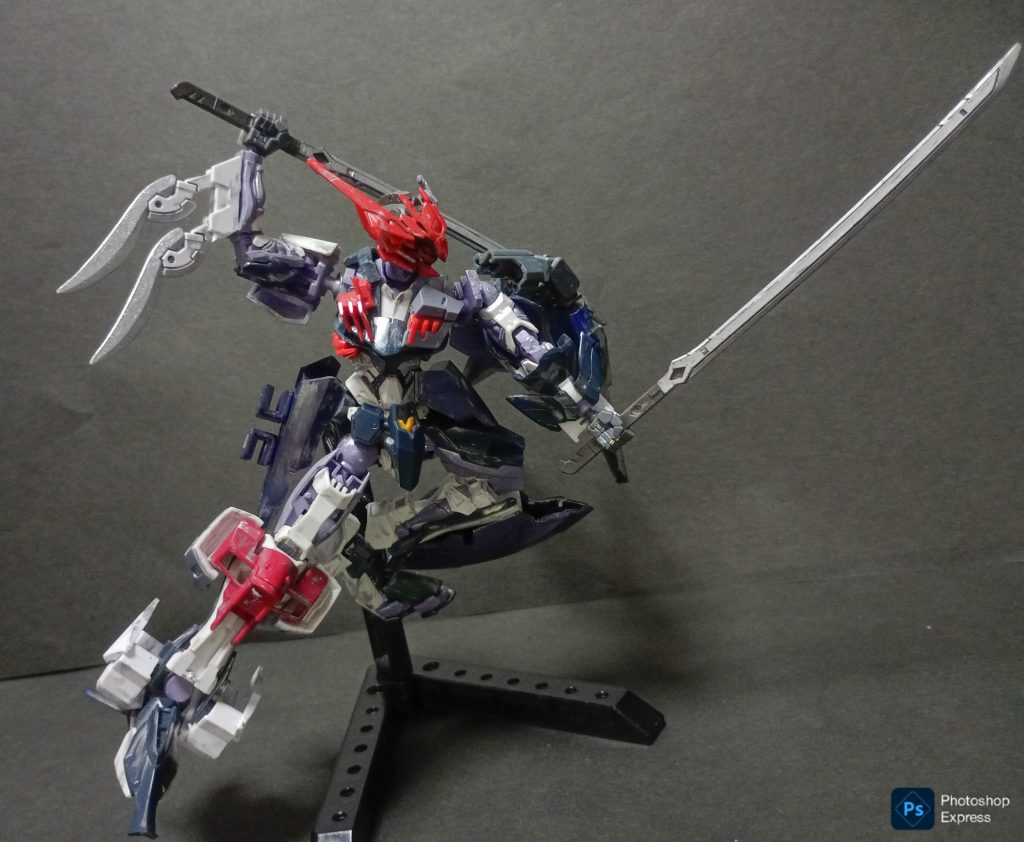 右半身を強調したり。 以上、アクションポーズでした。