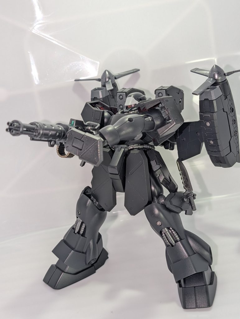 ガトリングのトリガーガード?も作ったんですが、塗装は剥がれるし、1つ上の画像にあるようにシールドも作っちゃったしであまり付けないかなー。