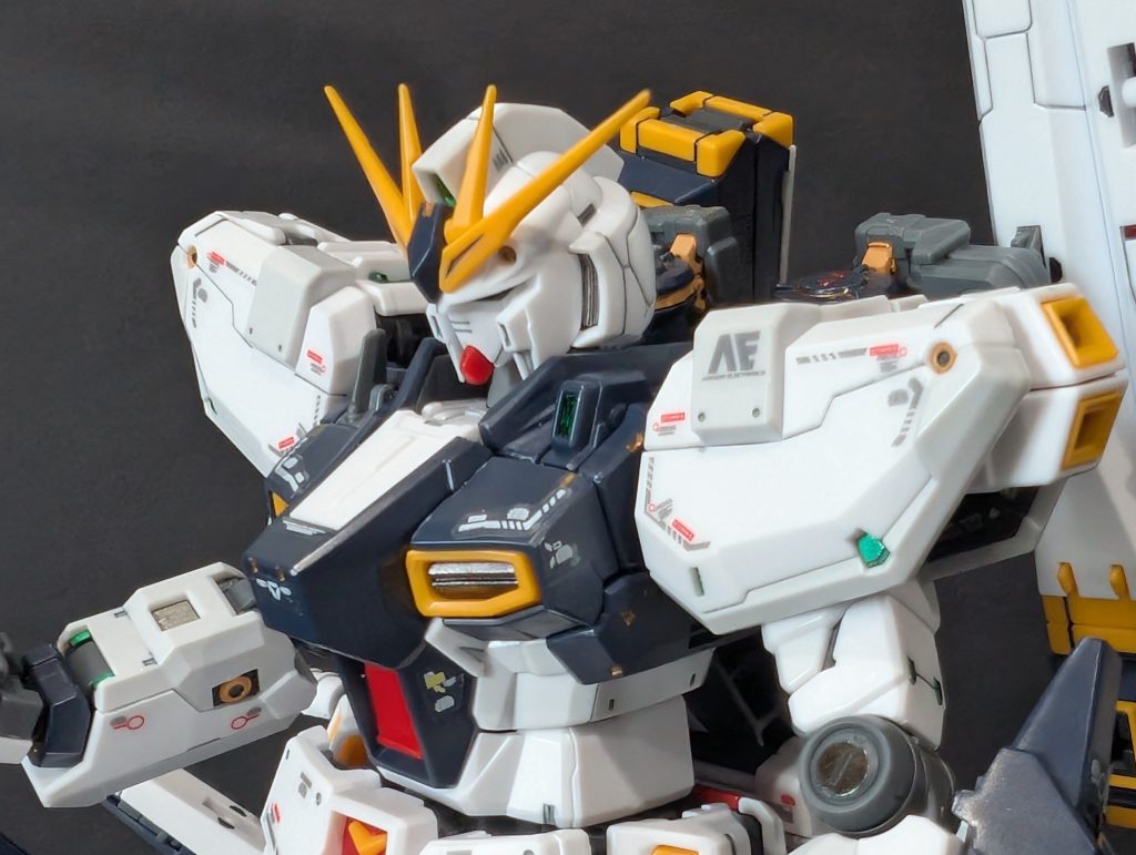 青黒のパーツにはエナメルゴールドを、これもエナメルゴールドの作成例を元にチャレンジ今後も色々と使えそうな感じです✨