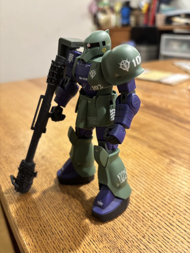 オリジンから発売されていますが手に入らないのでHGからできるかと思い、カラー、シールドを追加してそれなりに寄せました笑