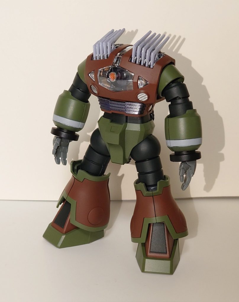 塗装途中その2。両手デミトレーナー。スネは出来れば上下のパーツは合わせ目を消してあげるともっとキチンと感が出たかもしれないですね。こういう点が上手い人との違いかなと……次回への反省としておきます。