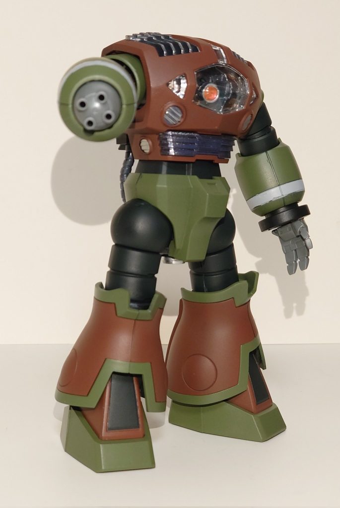 塗装途中の遊び。手首サイズがデミトレーナーとほぼ一緒なので、デミトレーナーの武器セットがあると組み替え遊びが捗ります。