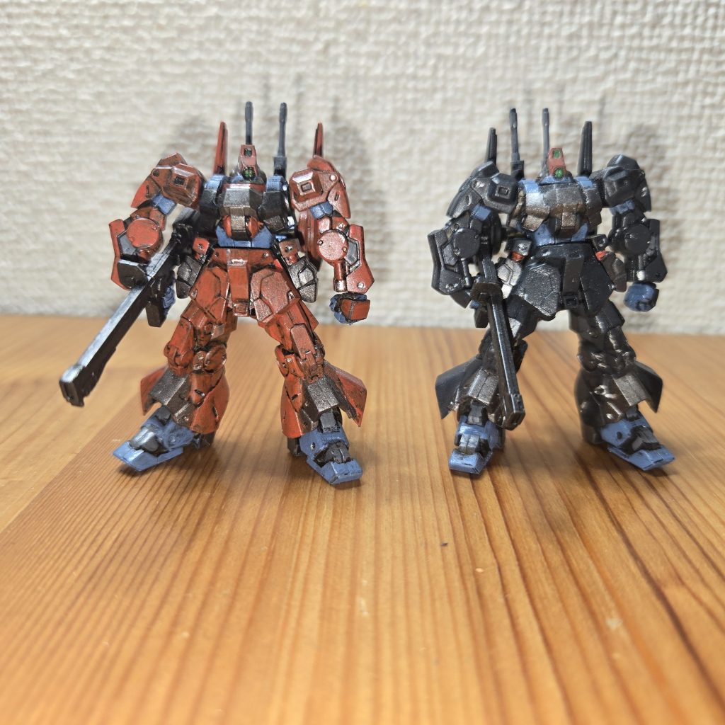 作りが良いので(加工する技術が無いので)後はめ加工のみで艶消しブラックベタ塗りからの水性ホビーカラーとアクリジョンで筆塗り後、ウェザリングマスターーで粗を誤魔化し艶消しトップコートでフィニッシュです(笑)