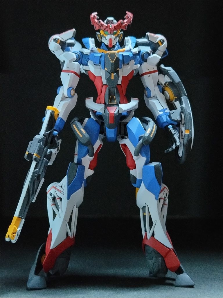 なるべく設定に合わせるようにと塗り分けしましたが・・・白はアルテミットホワイト１色です青：エアリアルブルー赤：つや消しレッド黄：黄橙色濃いグレー：メカサフヘビー薄いグレー：手持ちに良い色がなかったのでニュートラルグレーにブラック少々 