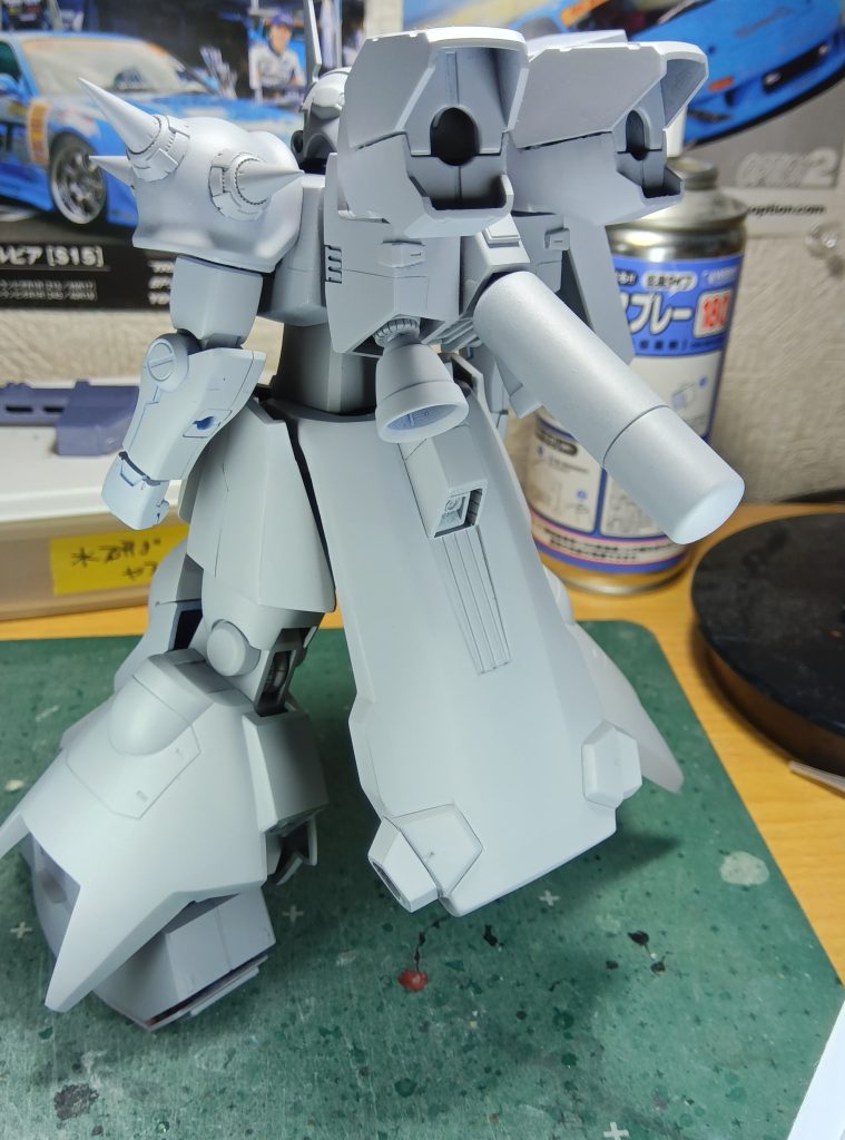 サフ萌えですこの状態からさらにフロントアーマーを小さく加工しました
