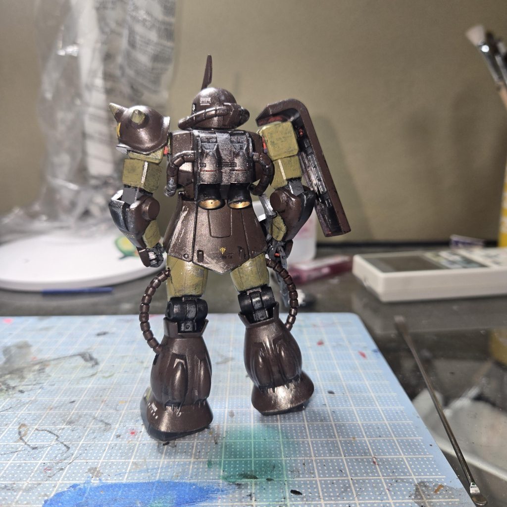 後ろ姿もHGより好みです。