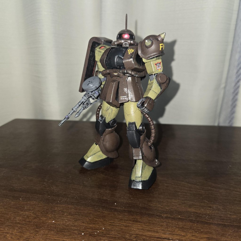 一年戦争のエースらしいです。手元にMSVのデカールがあったとでイロイロ調べながら、それっぽく仕上げました(笑)