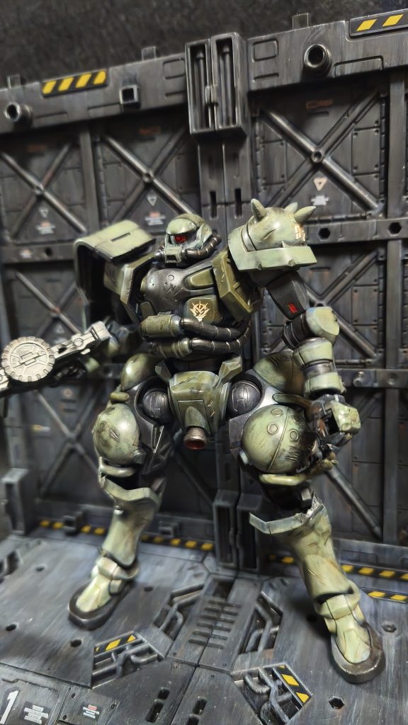 ジオン軍 量産型ザク (軍警ザク)–2枚目/制作者：しろたん