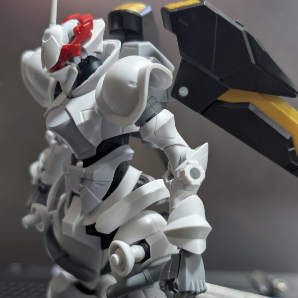 絶対の信頼を置くネオジム磁石でガンダムシュバルツリッターのバックパックをギャンに接続合いました☺️頭の中にあったイメージがなんとなく形になったのに嬉しくなりました✨（5枚目）