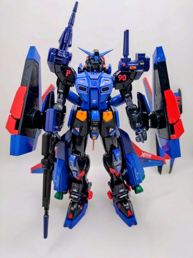 本体をホワイトからダークブルーに変えただけで、Ｆ90の雰囲気がガラリと変わった感じします。こんな感じに仕上がりましたが、最後まで見て頂いてありがとうございました😄